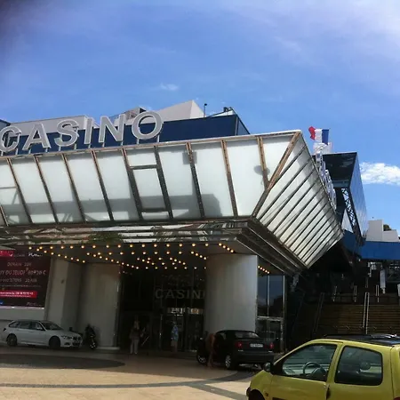 Loft 3 Pièces Duplex 3 étoiles Calme Centre à 5 Mn Des Plages Et Palais Apartamento *